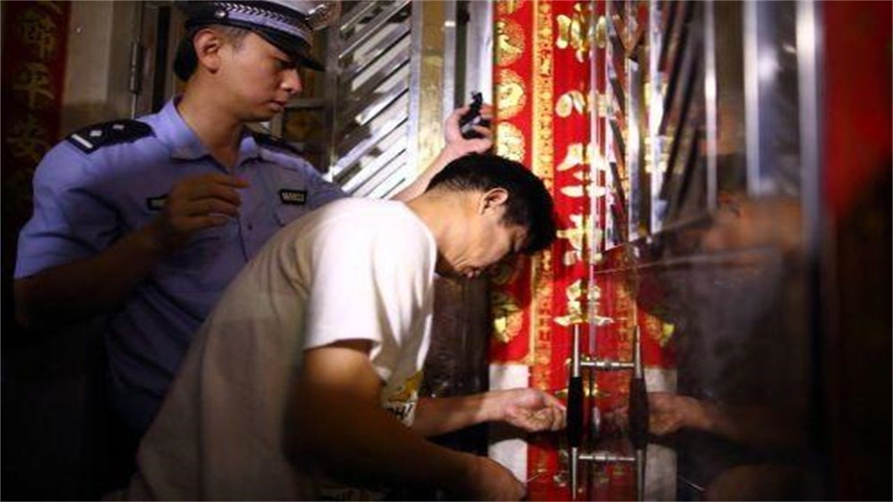 习水请开锁师傅开了锁后，师傅为什么一般都不进门，就算主人请也不进去？